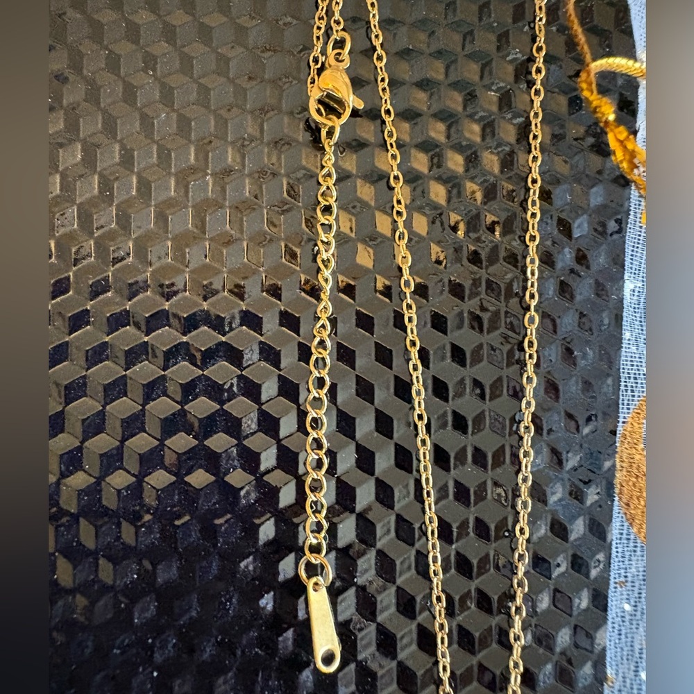 Gold and Pink Flower Pendant Necklace - Picture 3 of 6